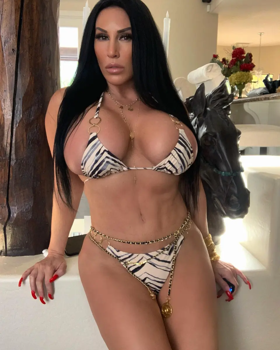 Alanna escort in Paris