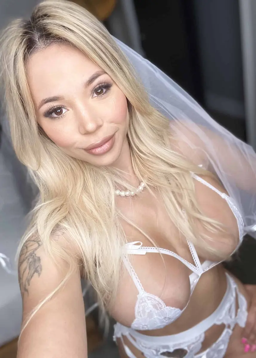 Aubrey escort in Paris