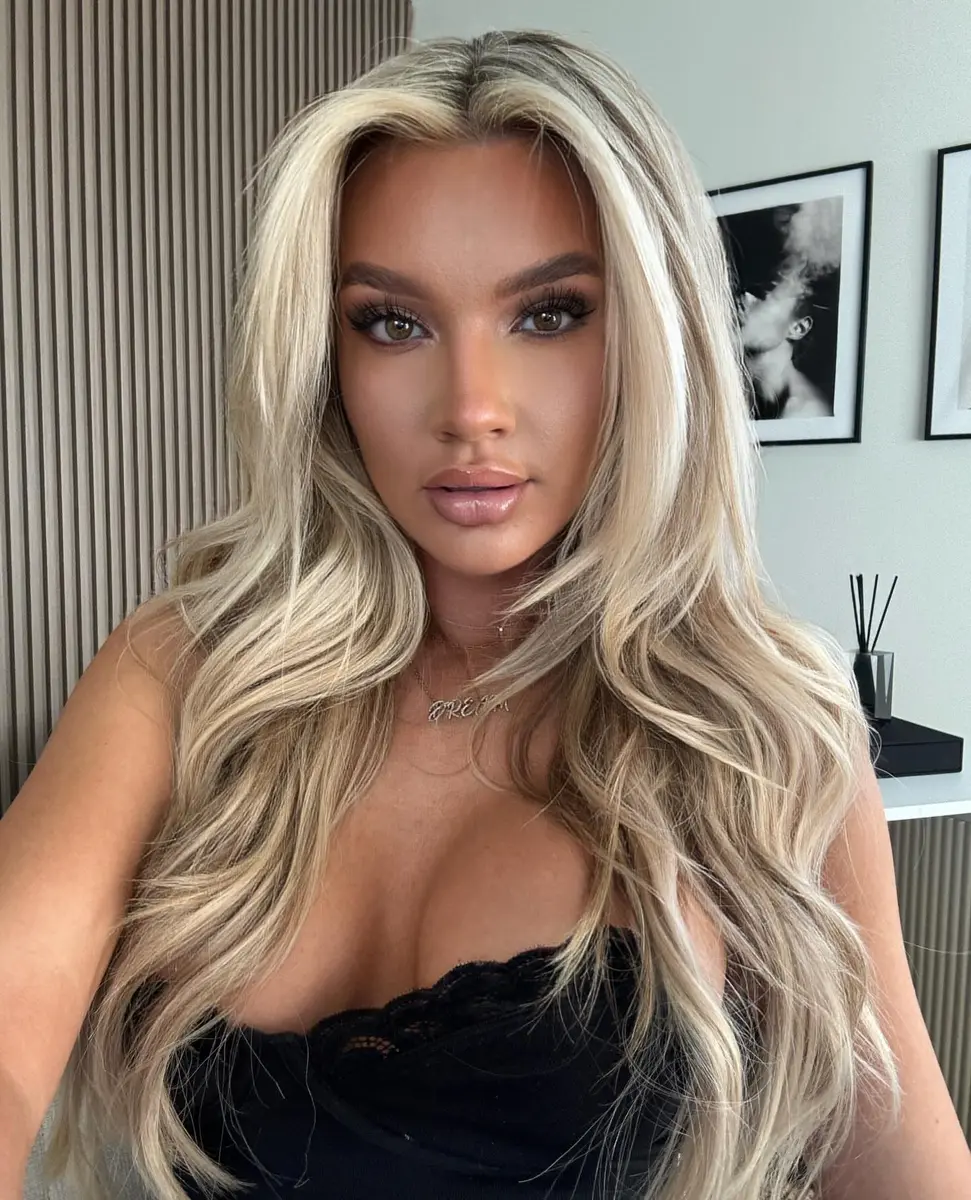 Eriana escort in Paris