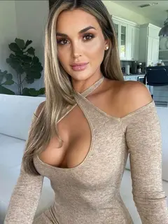 Ginevra escort in Paris