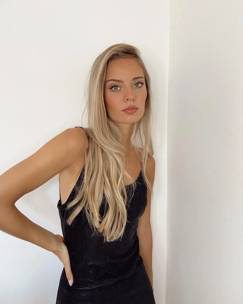 Macie escort in Paris