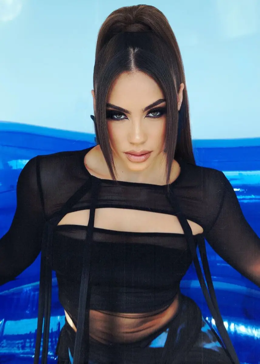 Makayla escort in Paris
