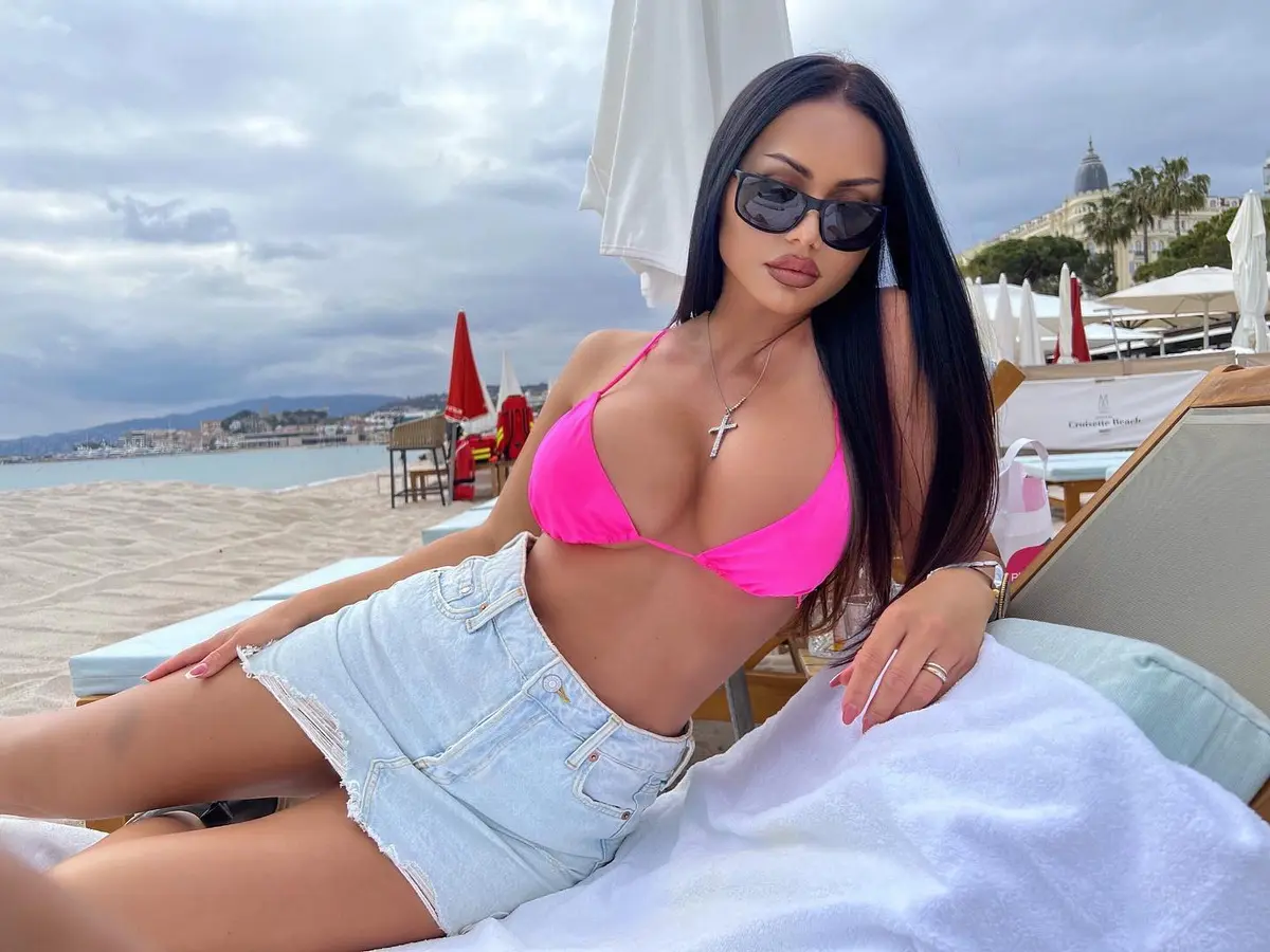 Marya escort in Paris