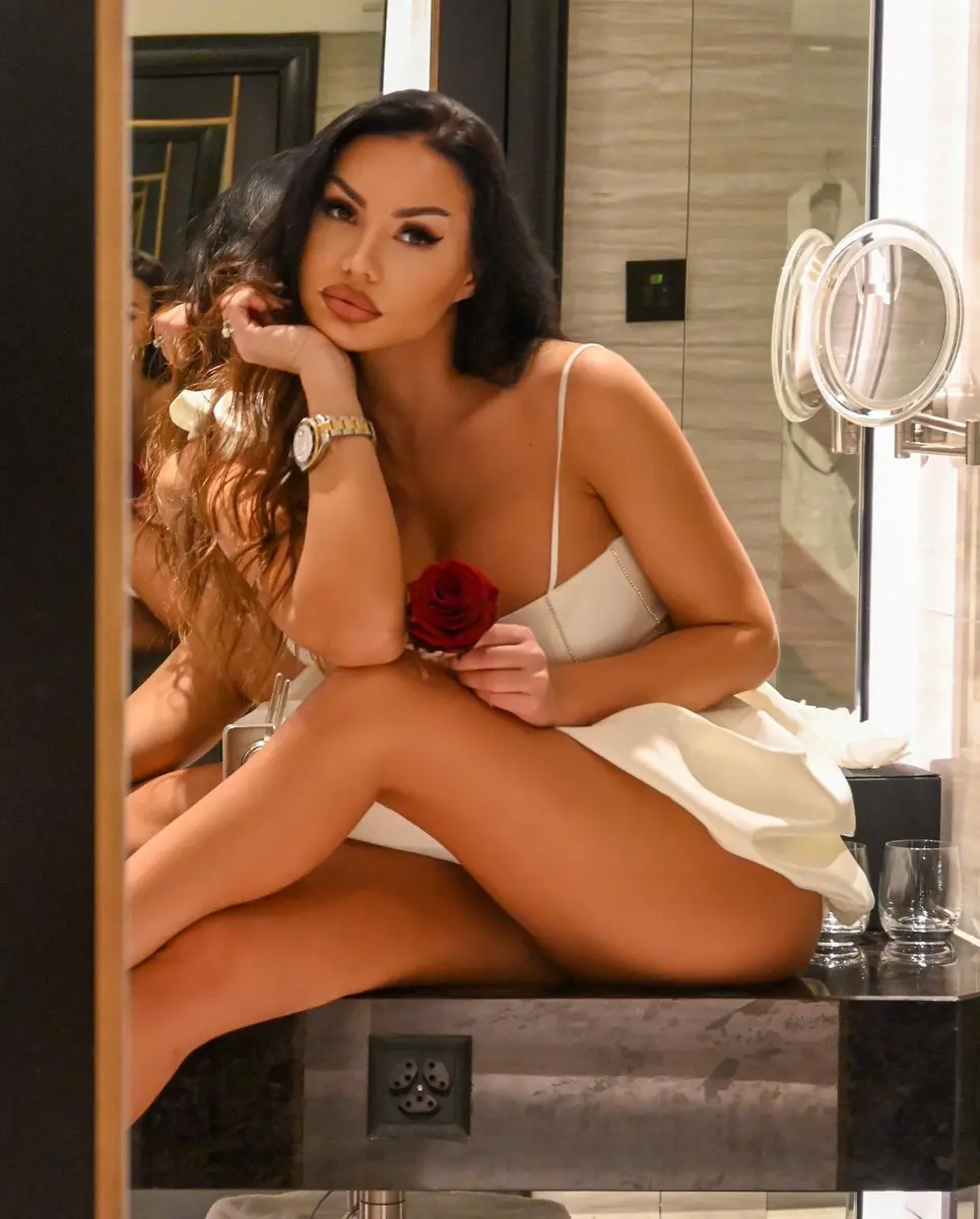 Marya escort in Paris