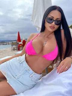 Marya escort in Paris