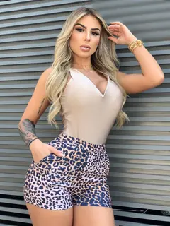 Monroe escort in Paris