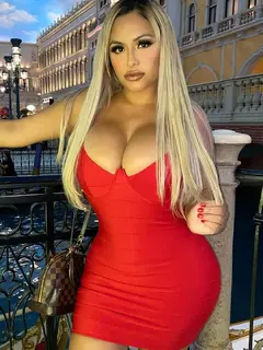 Priscilla escort in Paris