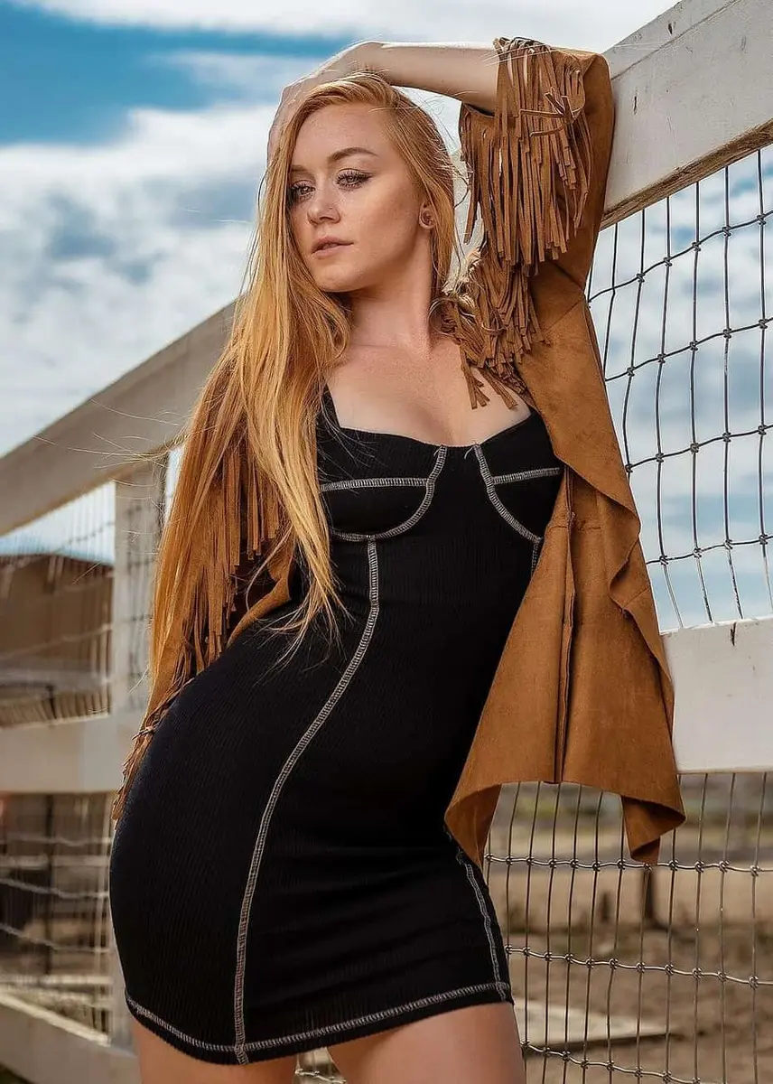 Shiella escort in Paris