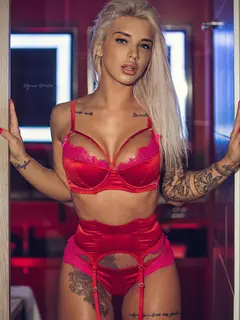Stacy escort in Paris